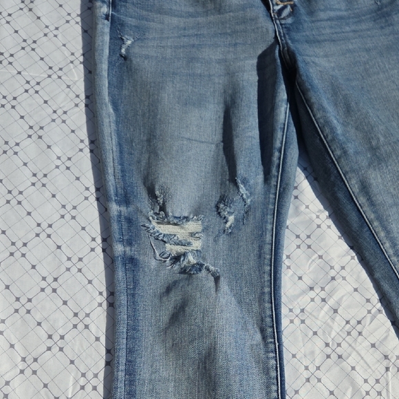 Judy Blue Women's Light Blue Boyfriend Jeans - Picture 10 of 14